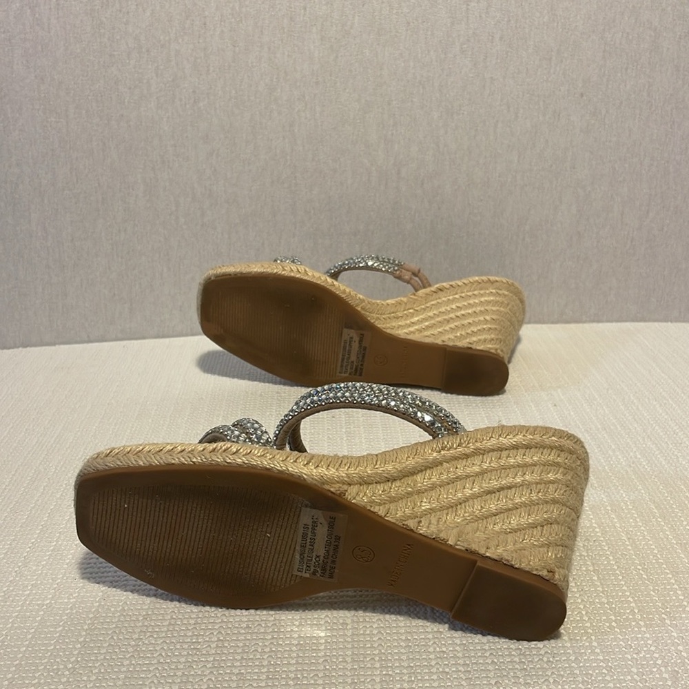 Steve Madden, slip on, double strap, espadrille wedge sandals. Size 8.5 - Picture 7 of 9